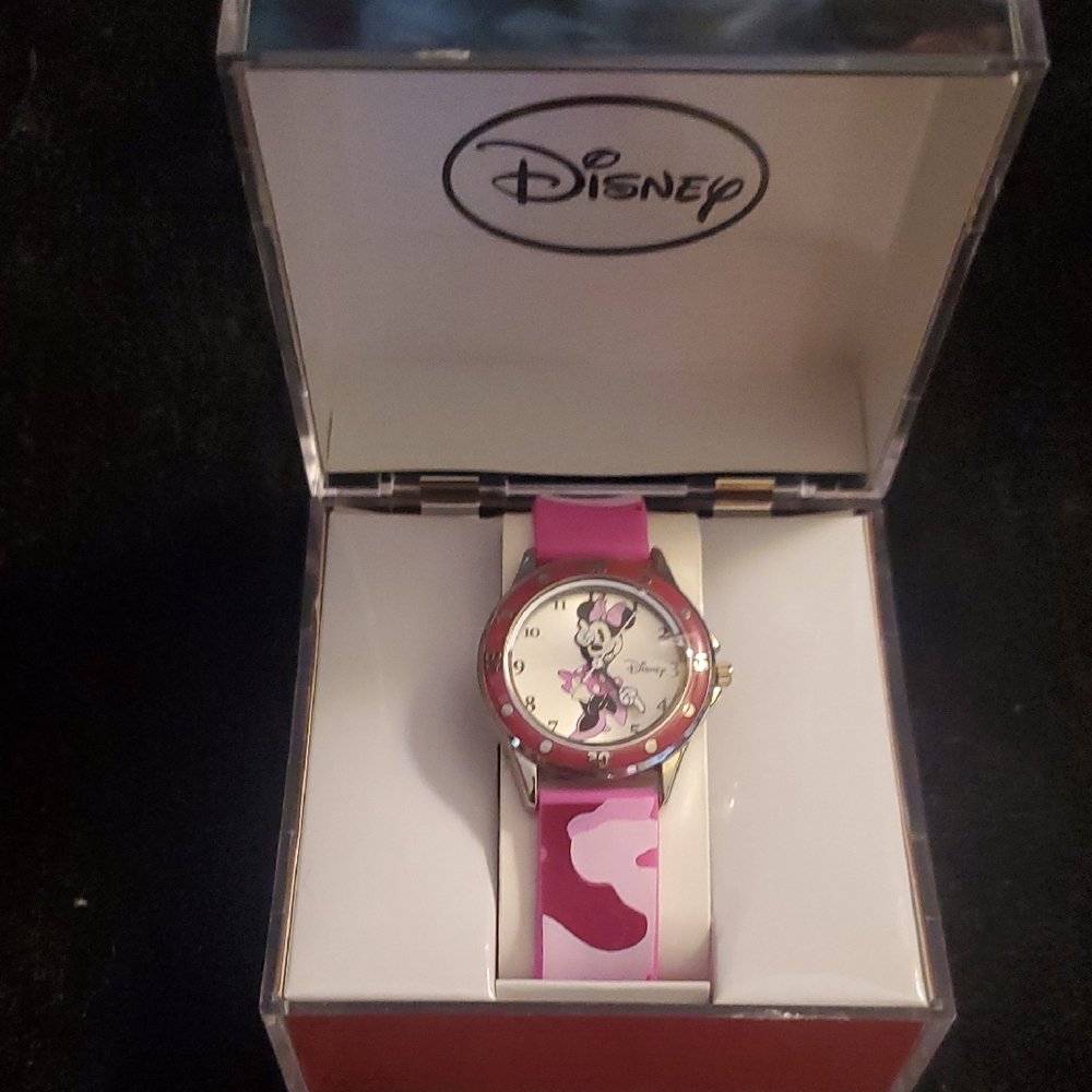 BNIB Disney Kids Minnie Mouse Pink Watch